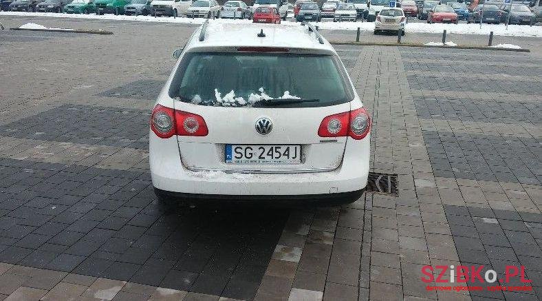 2008' Volkswagen Passat photo #1