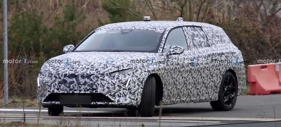 Next-Gen Peugeot 308 Wagon Spied For The First Time