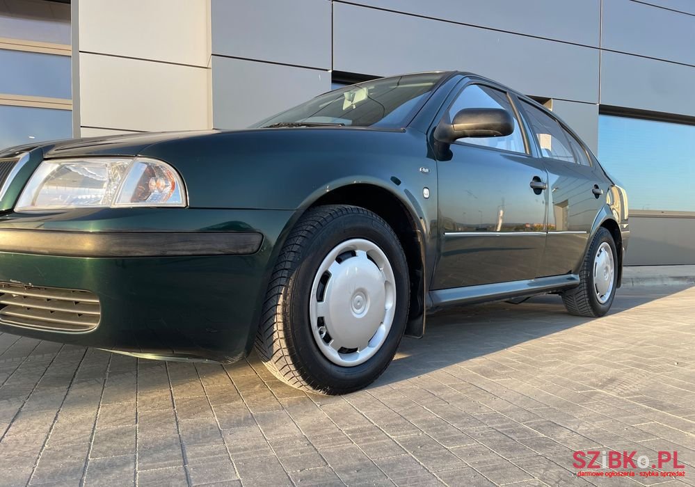 2002' Skoda Octavia 1.6 Classic photo #2