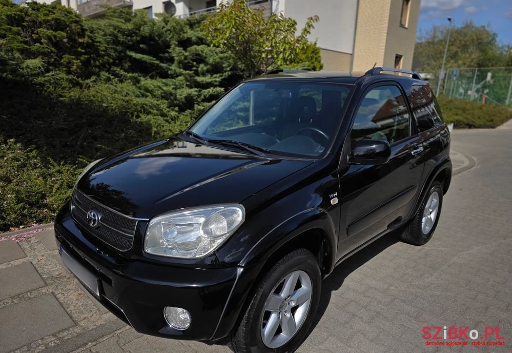 2005' Toyota RAV4 2.0 4X4 Executive photo #3