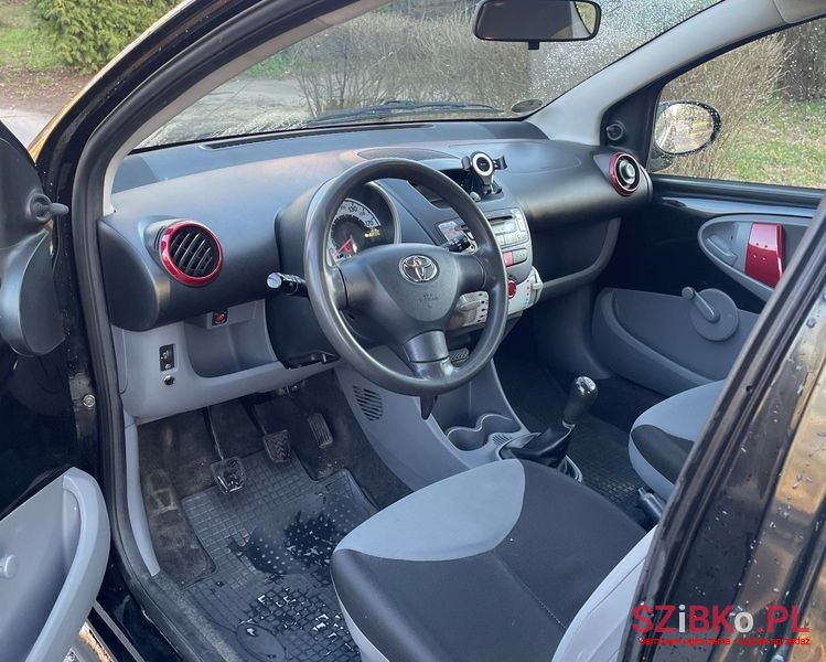 2012' Toyota Aygo 1.0 Vvt-I photo #6