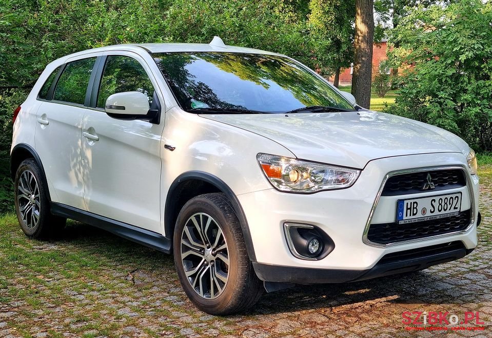 2015' Mitsubishi ASX photo #6