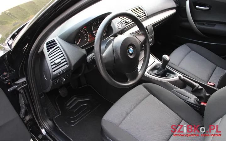 2007' BMW 1 Series 116I photo #5