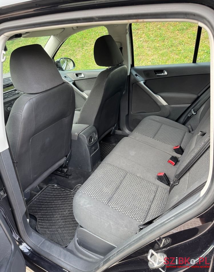 2010' Volkswagen Tiguan photo #6