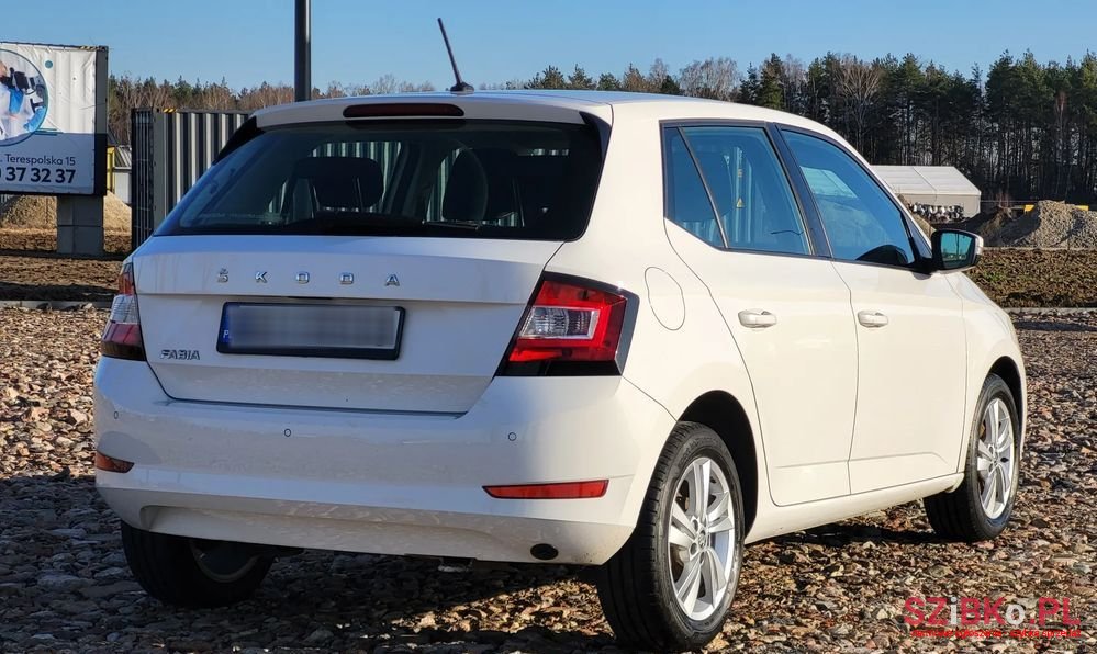 2020' Skoda Fabia 1.0 Ambition photo #5