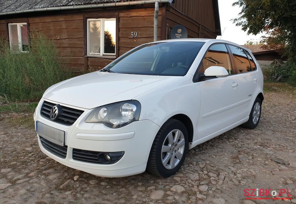 2008' Volkswagen Polo 1.6 Gt Rocket photo #2