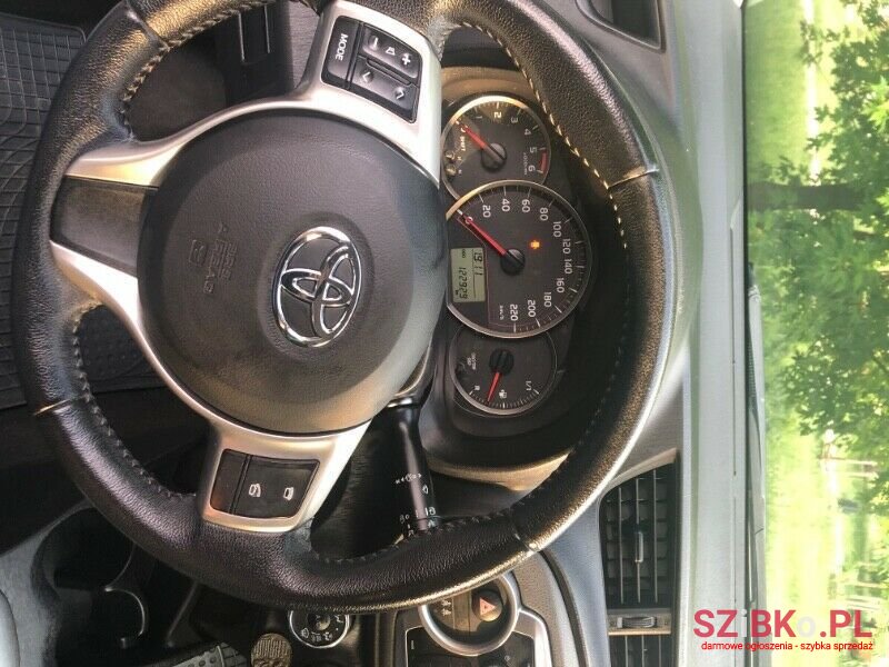 2013' Toyota Yaris photo #3