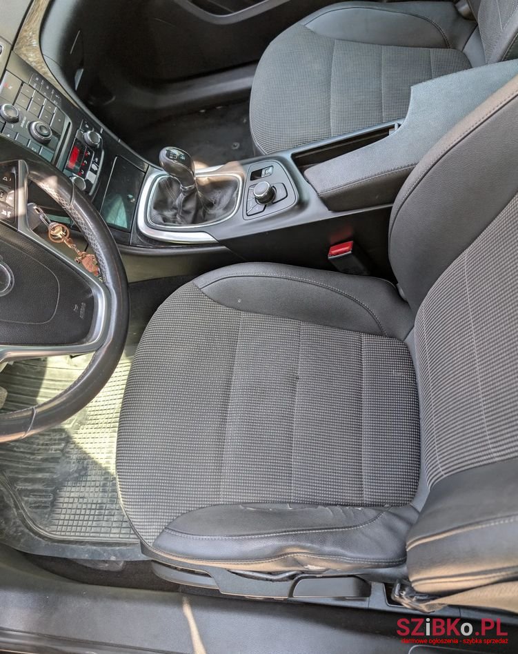 2010' Opel Insignia photo #5