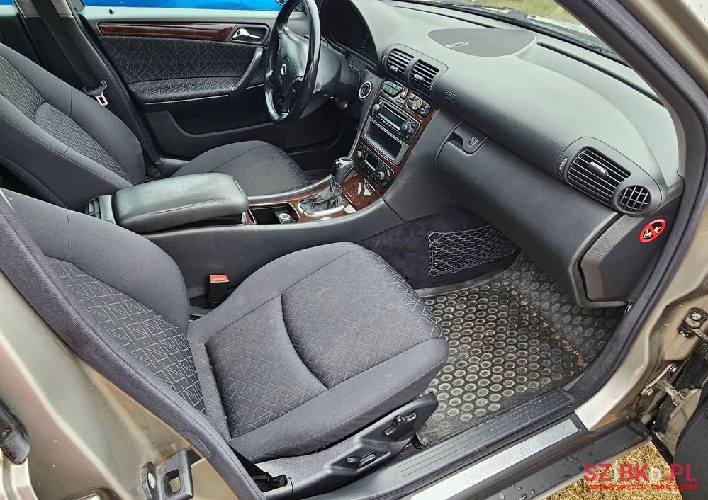 2002' Mercedes-Benz C-Class photo #4