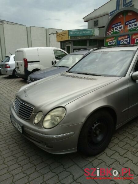 2004' Mercedes-Benz Klasa E photo #3