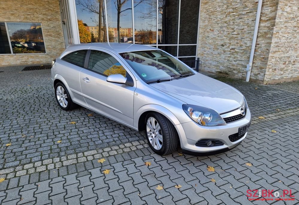 2008' Opel Astra Gtc 1.6 photo #1