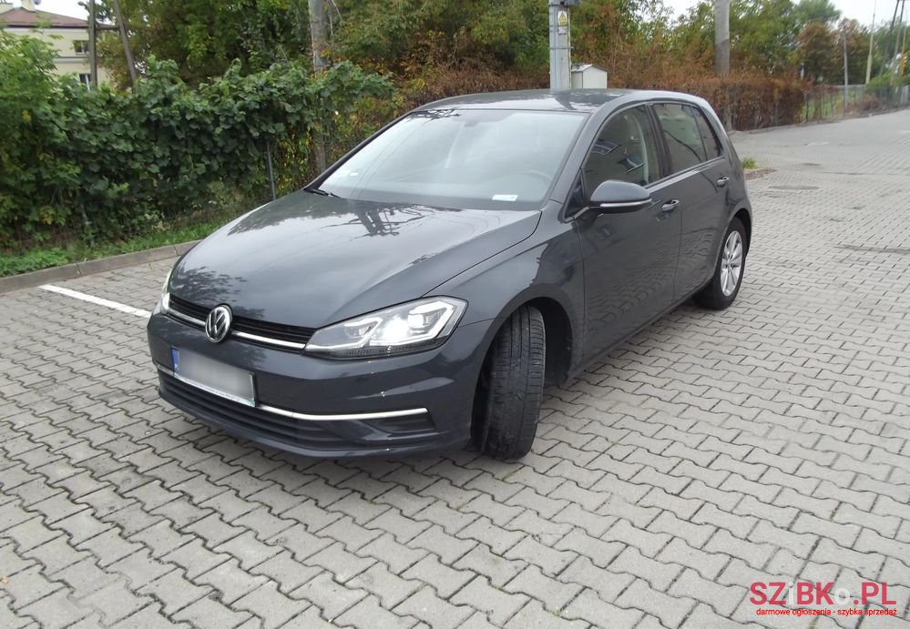 2019' Volkswagen Golf photo #1