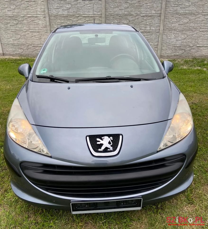 2009' Peugeot 207 photo #2