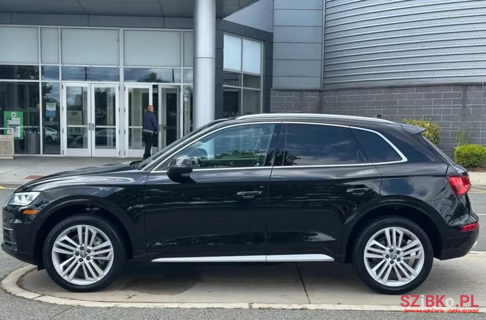 2018' Audi Q5 45 Tfsi Quattro S Tronic photo #2