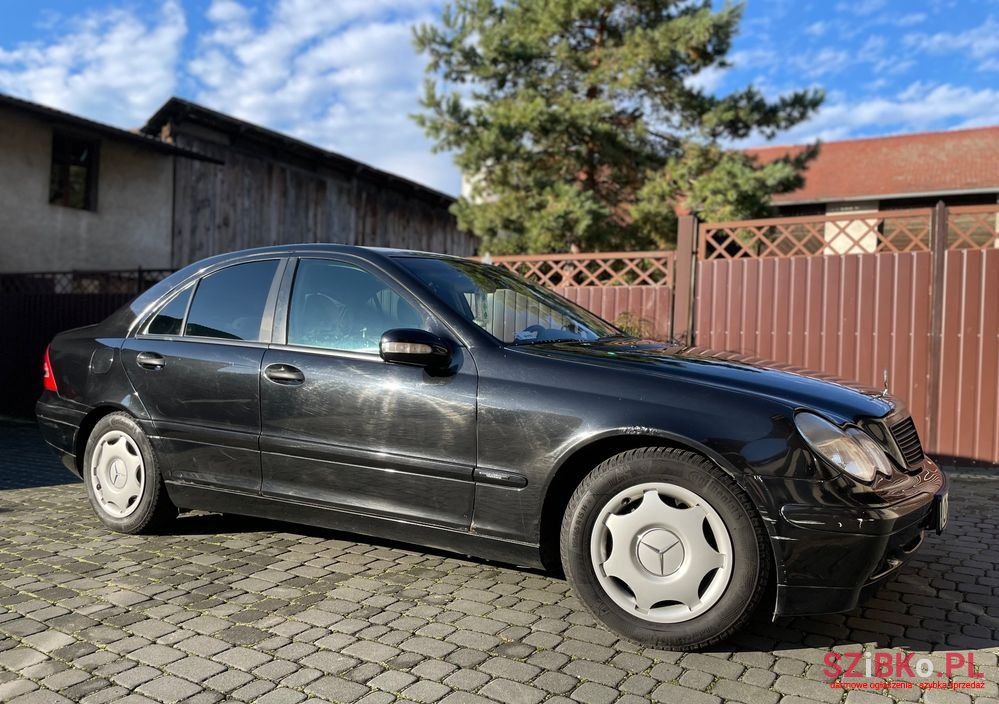 2001' Mercedes-Benz C-Class 200 Cdi Classic photo #2