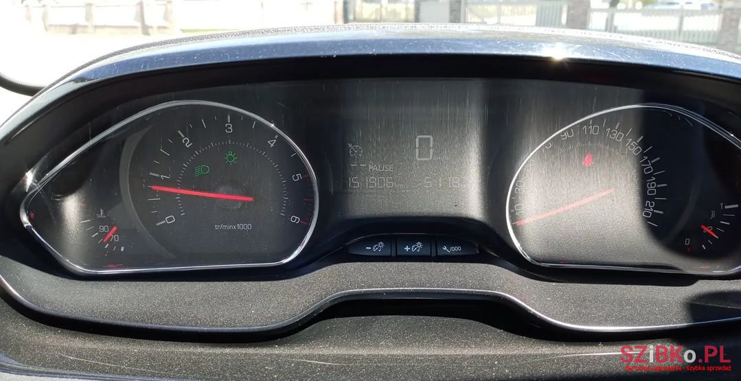 2012' Peugeot 208 photo #5