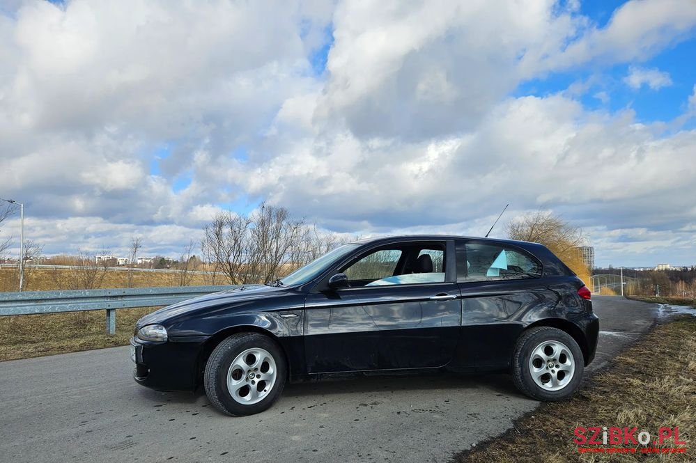 2007' Alfa Romeo 147 photo #2