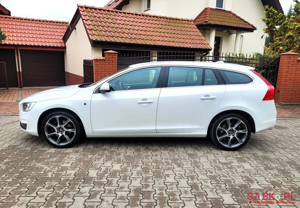 2016' Volvo V60 photo #5
