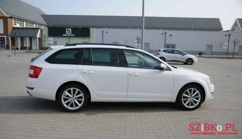 2016' Skoda Octavia photo #3