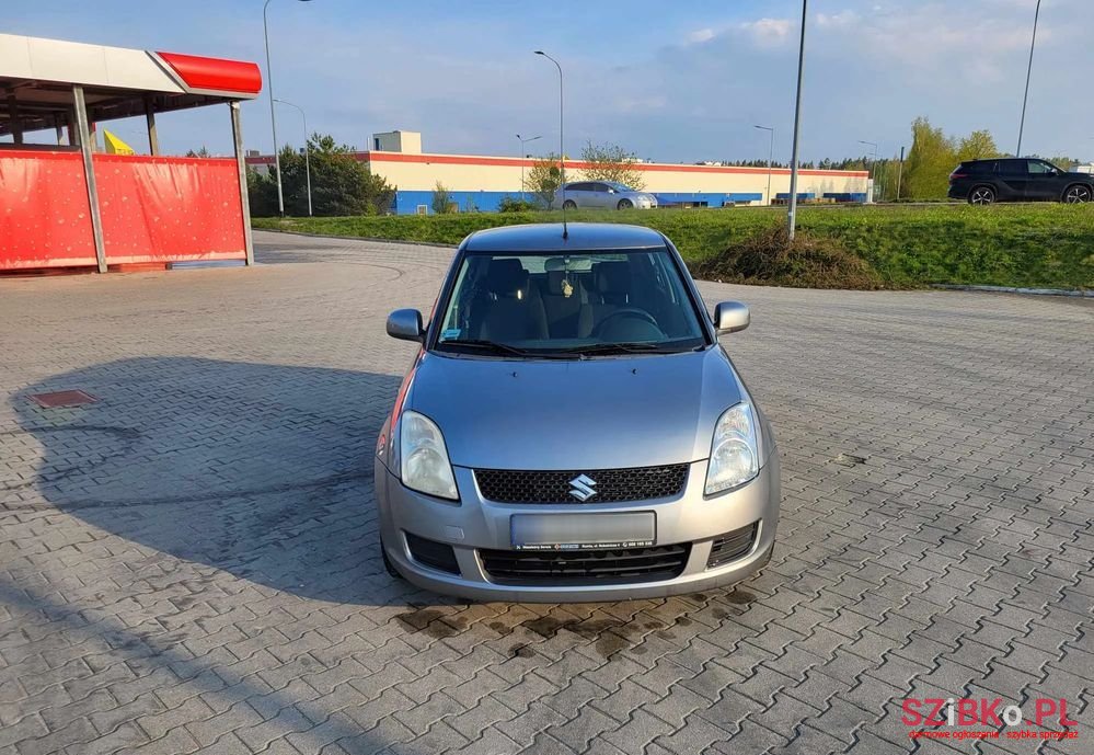 2009' Suzuki Swift photo #5