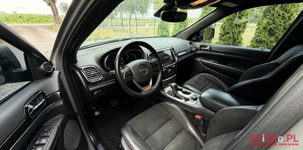 2019' Jeep Grand Cherokee photo #6