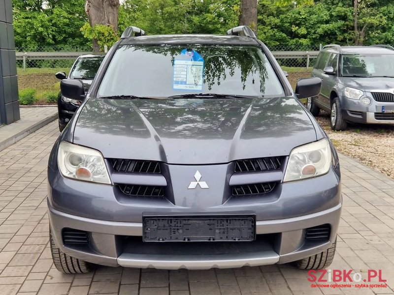 2007' Mitsubishi Outlander 2.0 Comfort photo #2