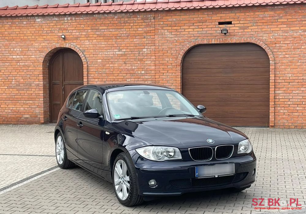 2005' BMW 1 Series 116I photo #5