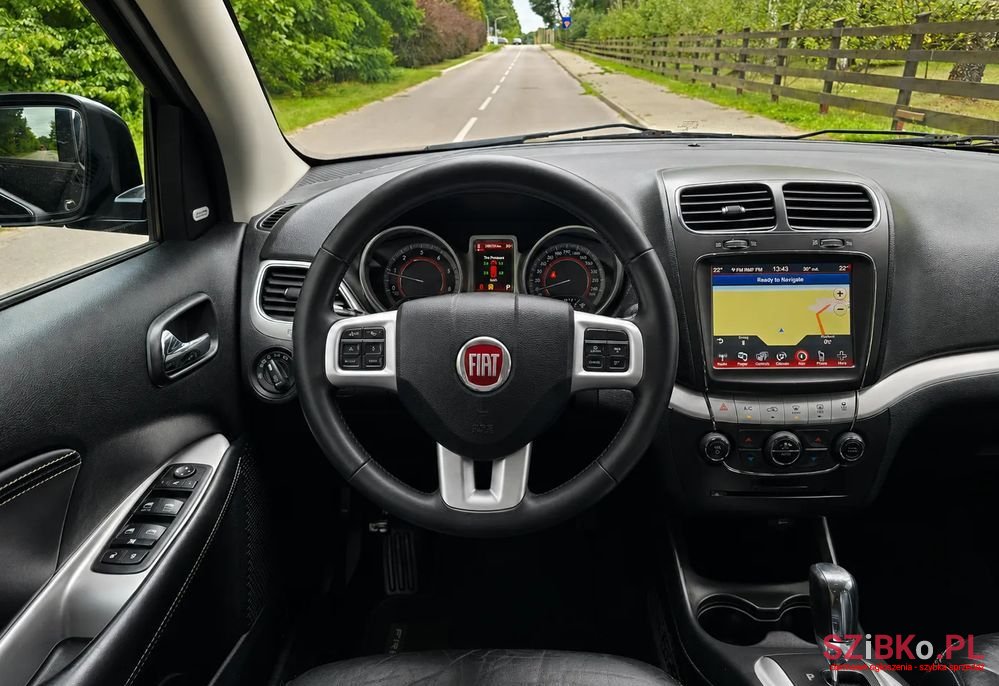 2015' Fiat Freemont photo #4