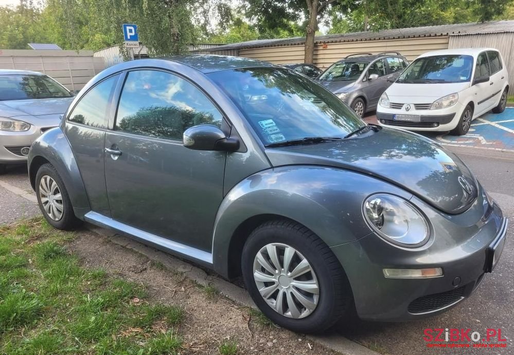 2006' Volkswagen New Beetle 1.4 photo #2