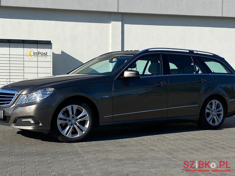 2009' Mercedes-Benz E-Class 350 photo #6