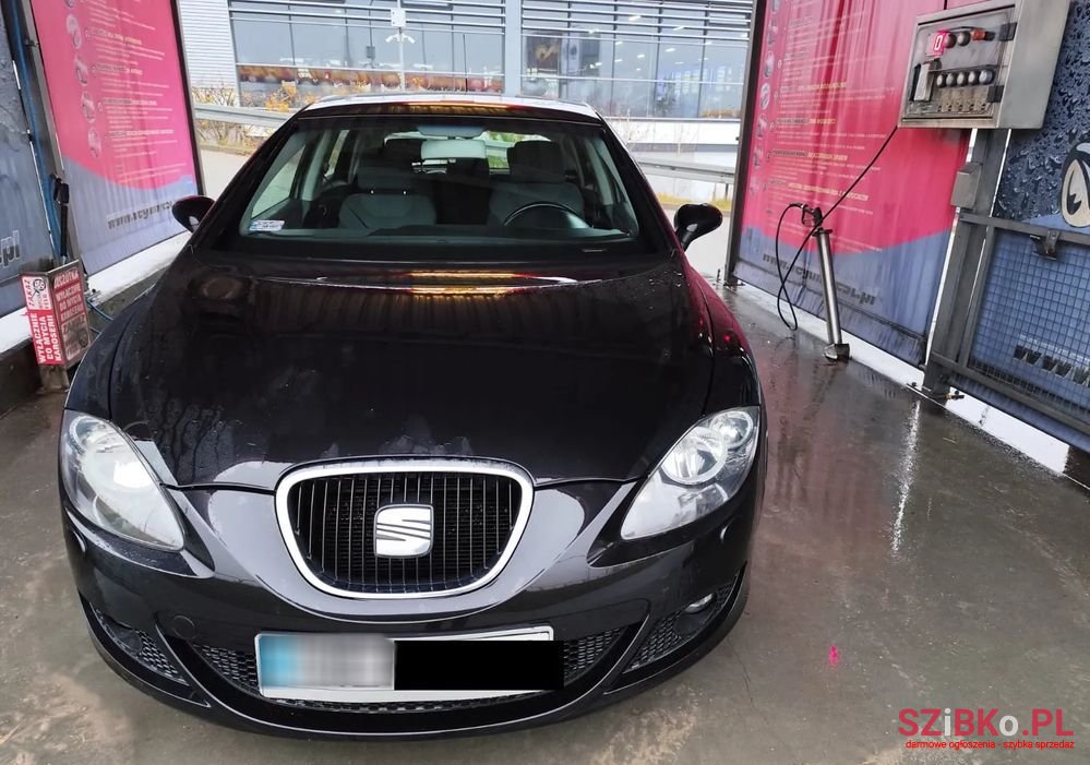 2007' SEAT Leon photo #1