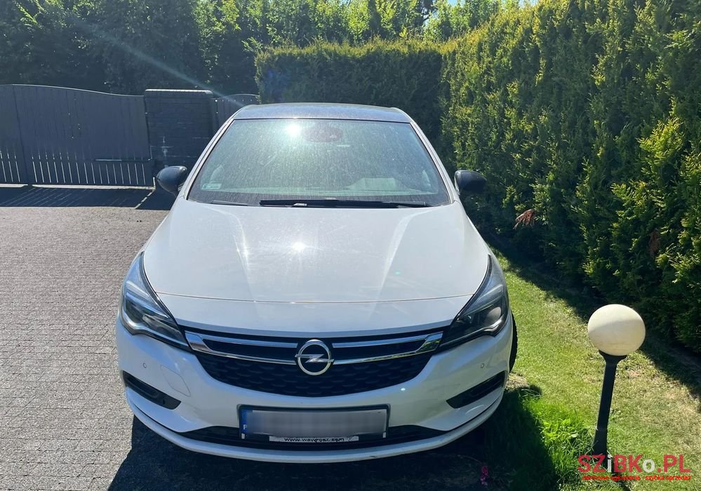 2019' Opel Astra photo #2