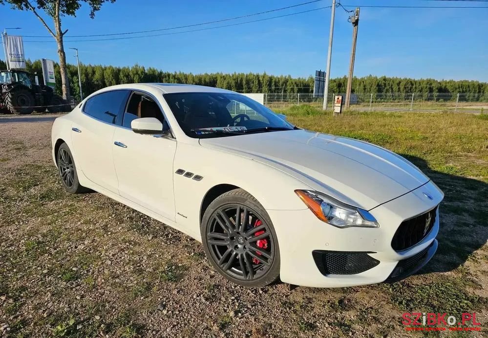 2017' Maserati Quattroporte S Q4 Gransport photo #1