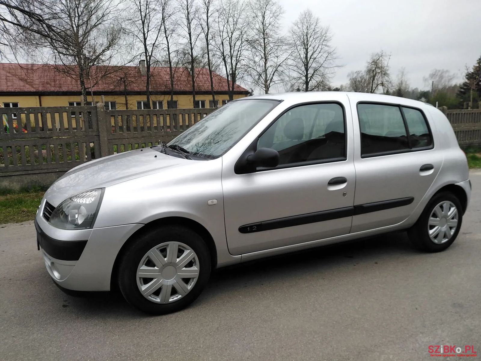 2005' Renault Clio photo #4