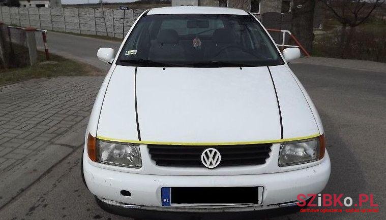 1998' Volkswagen Polo photo #1