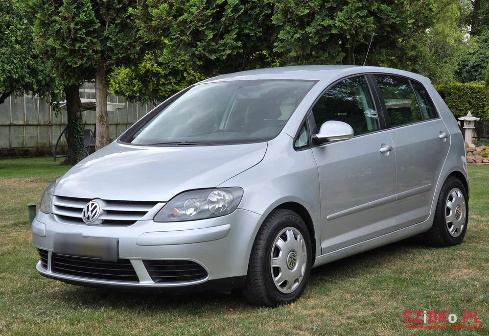 2006' Volkswagen Golf Plus 1.6 Trendline photo #1