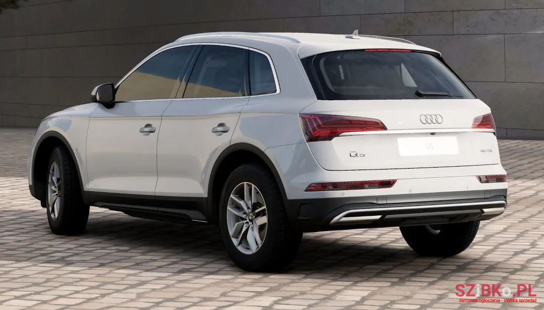 2023' Audi Q5 photo #2