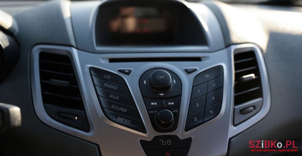 2011' Ford Fiesta photo #6