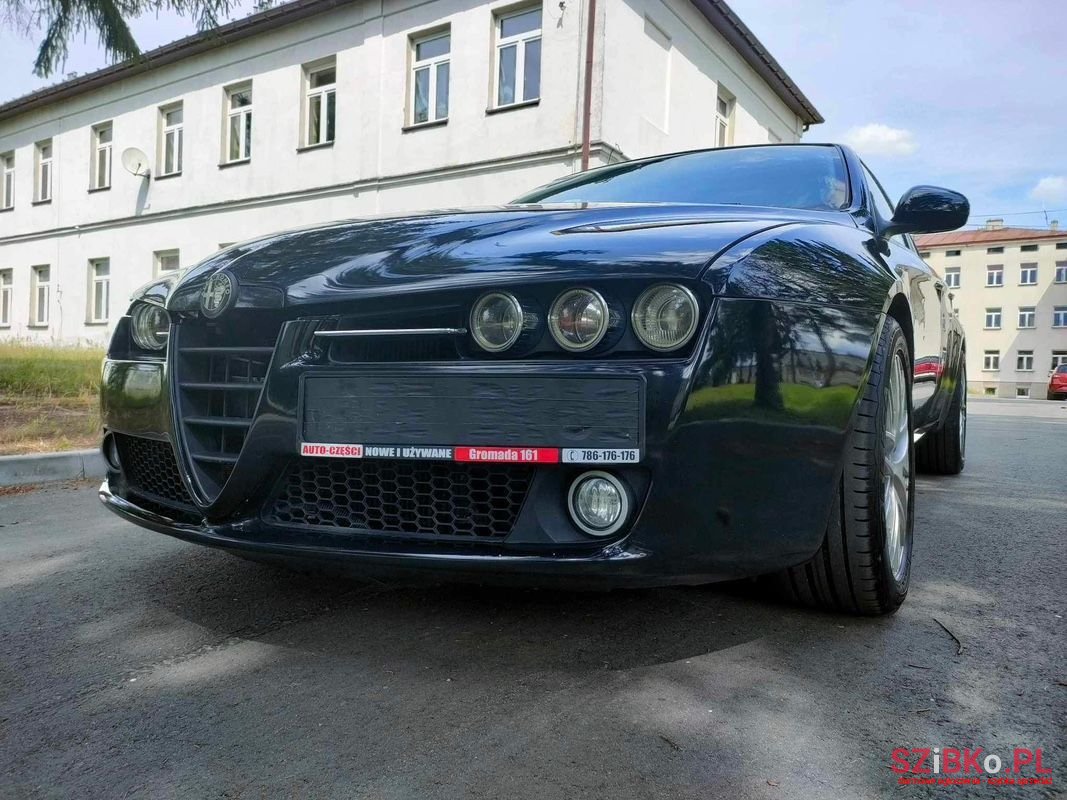 2006' Alfa Romeo 159 photo #2