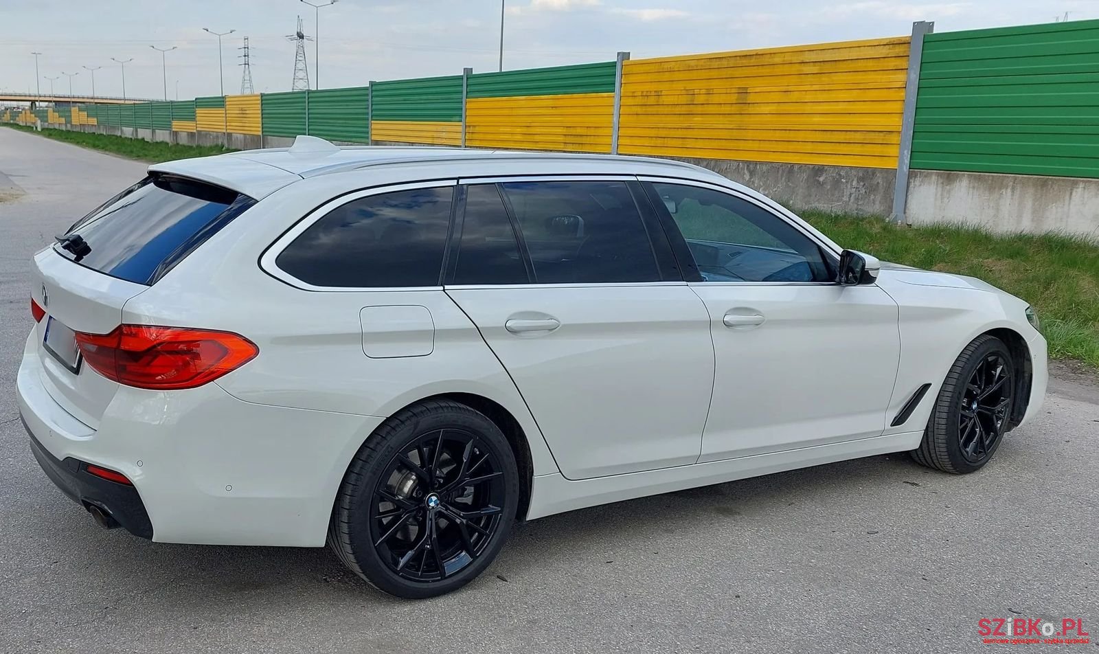 2017' BMW 5 Series photo #4