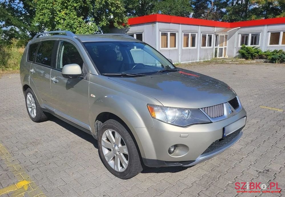 2008' Mitsubishi Outlander 2.4 Instyle Cvt photo #2