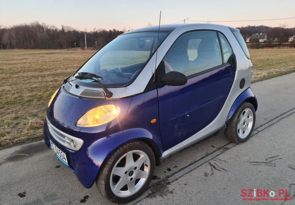 2001' Smart Fortwo photo #2