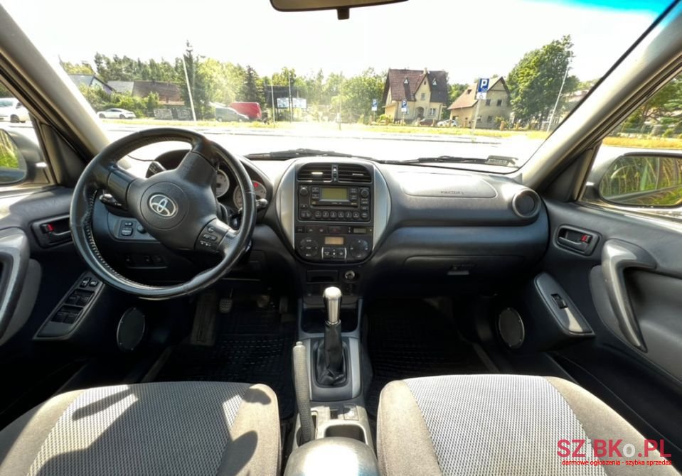 2005' Toyota RAV4 photo #6