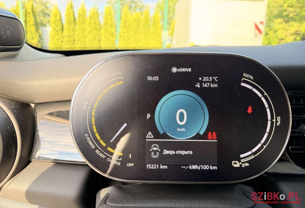2023' MINI Cooper Se Essential Trim photo #2