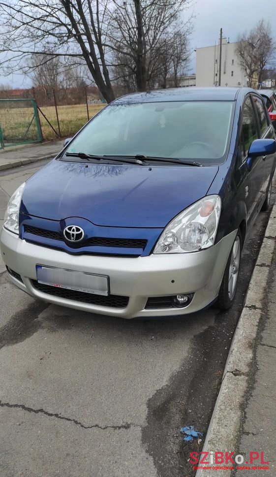 2006' Toyota Corolla Verso photo #3