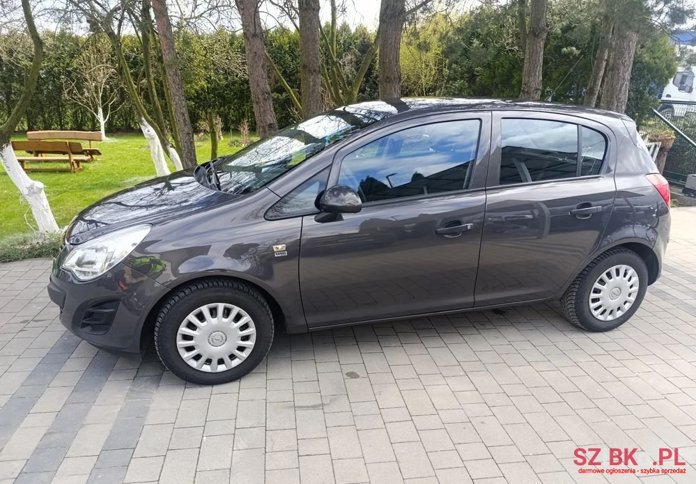 2013' Opel Corsa photo #2
