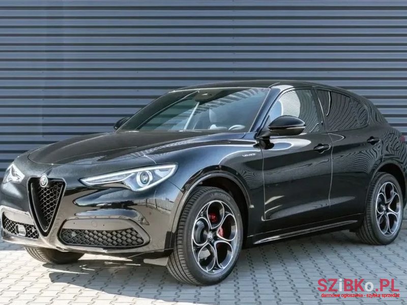 2022' Alfa Romeo Stelvio photo #4