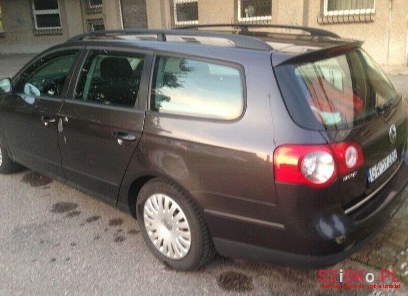 2007' Volkswagen Passat photo #3