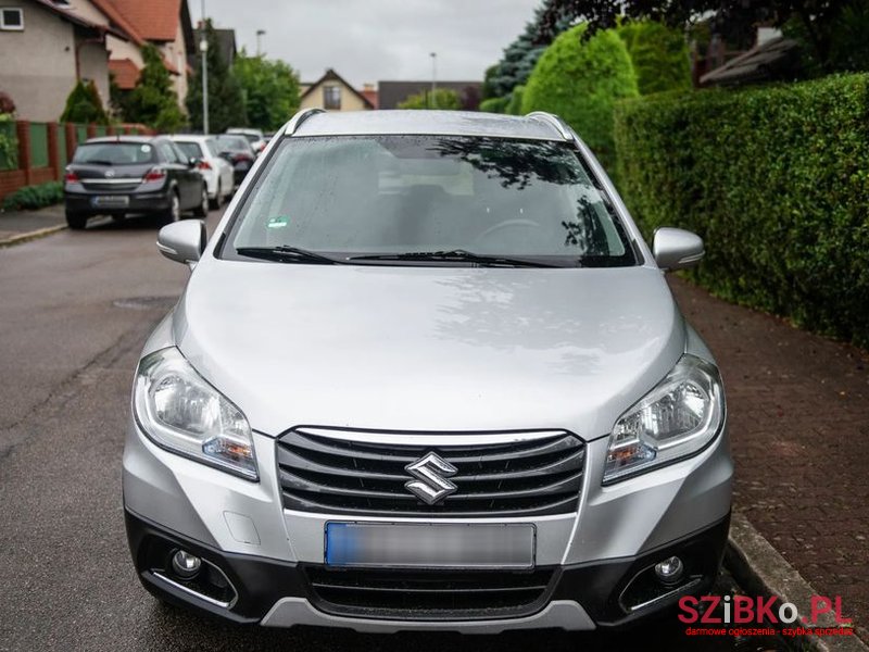 2015' Suzuki SX4 S-Cross photo #2