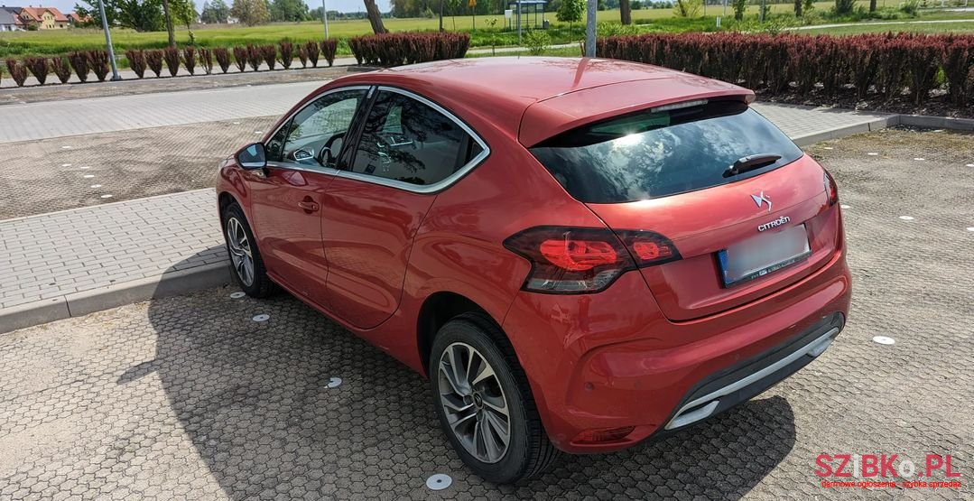 2011' Citroen DS4 photo #4